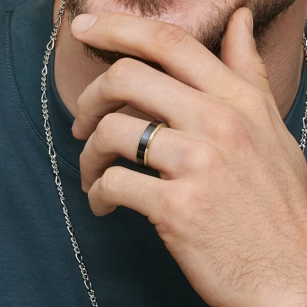 Merle Black 6mm Wedding Ring in Titanium and 18K Yellow Gold – Image 2